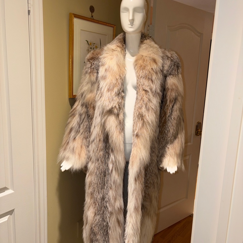 Luxurious Authentic Lynx Fur Coat